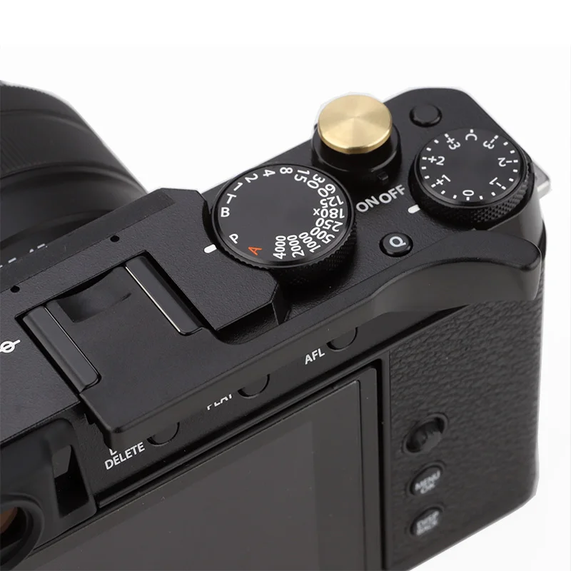كس في ذب: تقييم عملي لدعم الإبهام المعدني للكاميرات Fujifilm X-E4