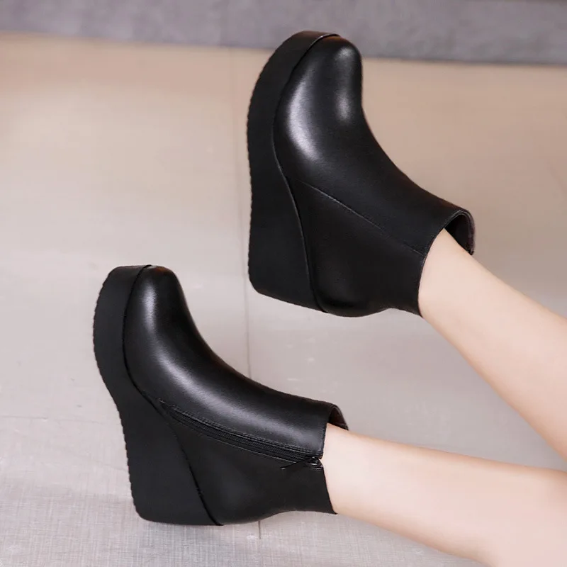 Big Size 43 Female Platform Wedges Boots Black Autumn Winter Ankle Boots For Women High Heels Ladies Leather Shoes Zipper Q0002