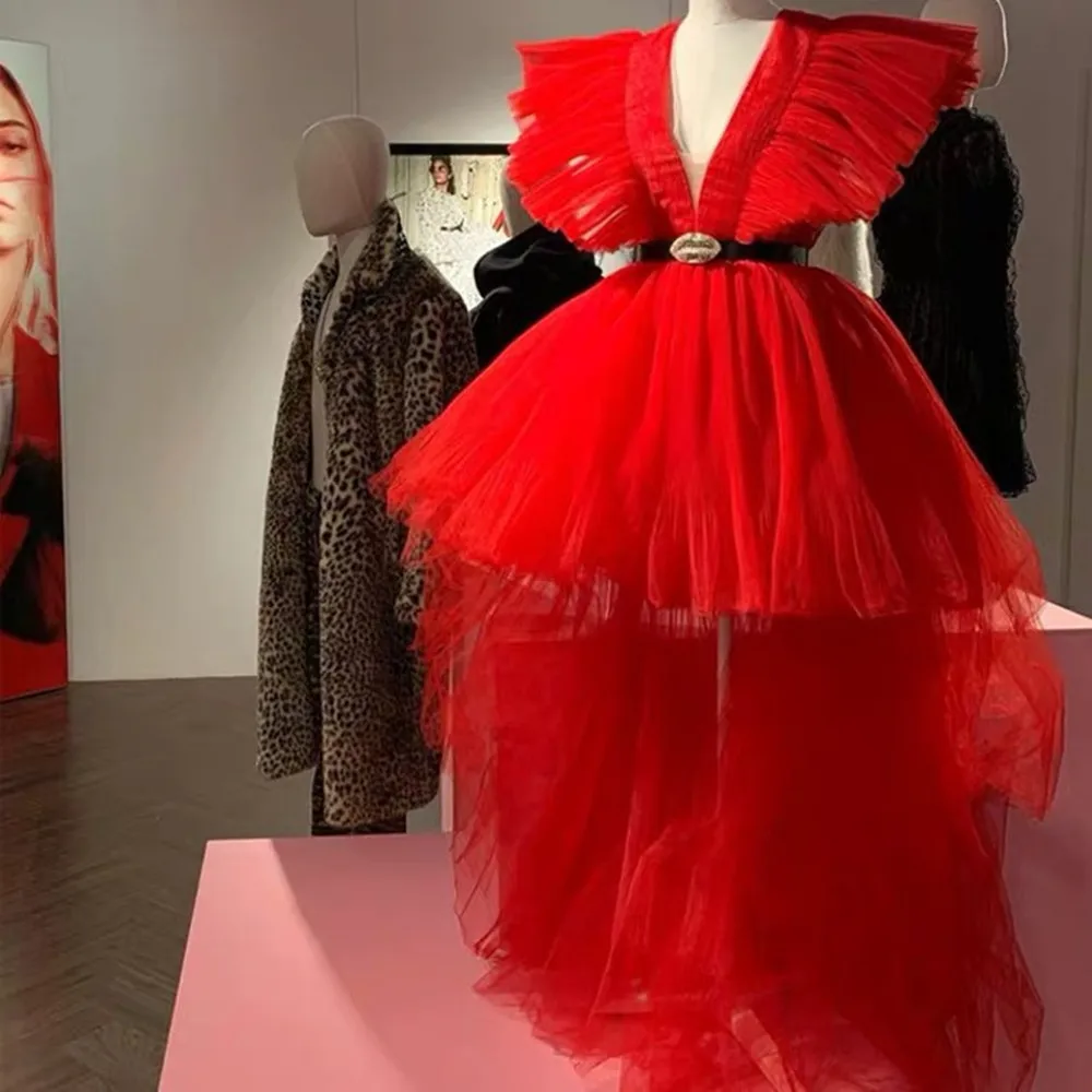 Vestidos de graduación sin mangas para ocasiones formales, rojo caliente, alto, bajo, tul, cuello en V profundo, tutú largo, vestidos de noche con volantes, fiesta Formal, 2024