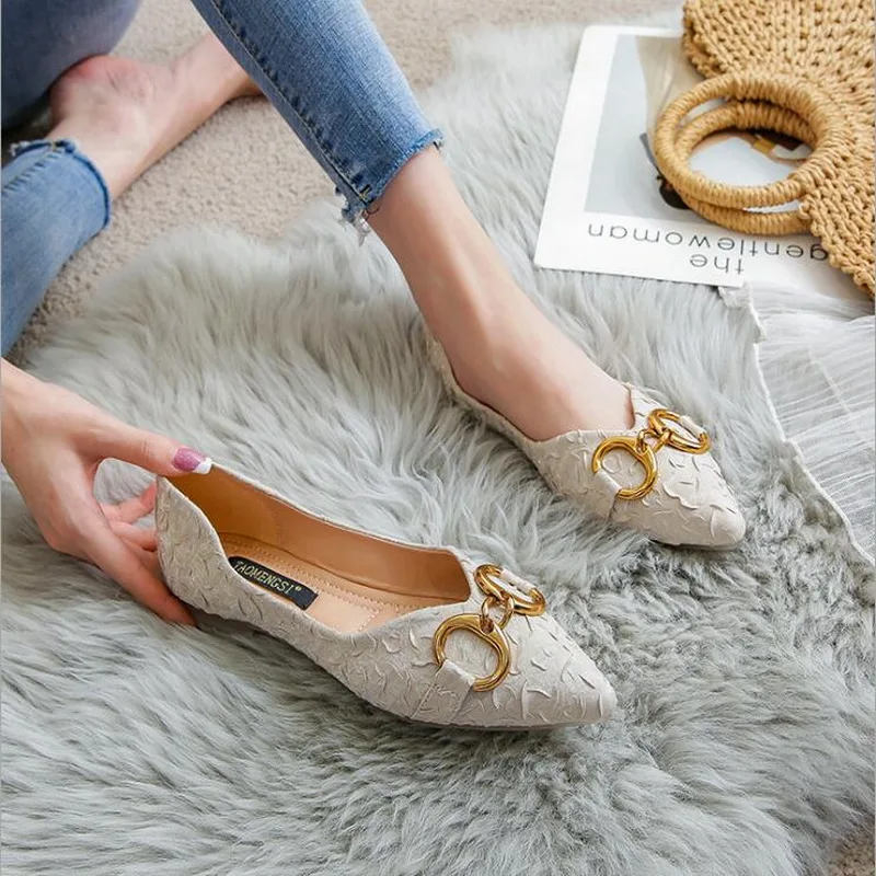 

Taomengsi Korean Pointed Tip Deodorant Shoes Slip-On Casual Horseshoe with (1-3CM) Beige Candy Color Women Shoes