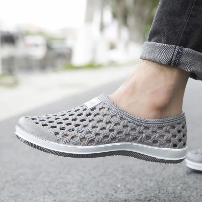 Summer Men Sandals Massage Clogs Outdoor Garden Shoes Male Pool Sandals Bathroom Flip Flops Swimming Beach Slippers