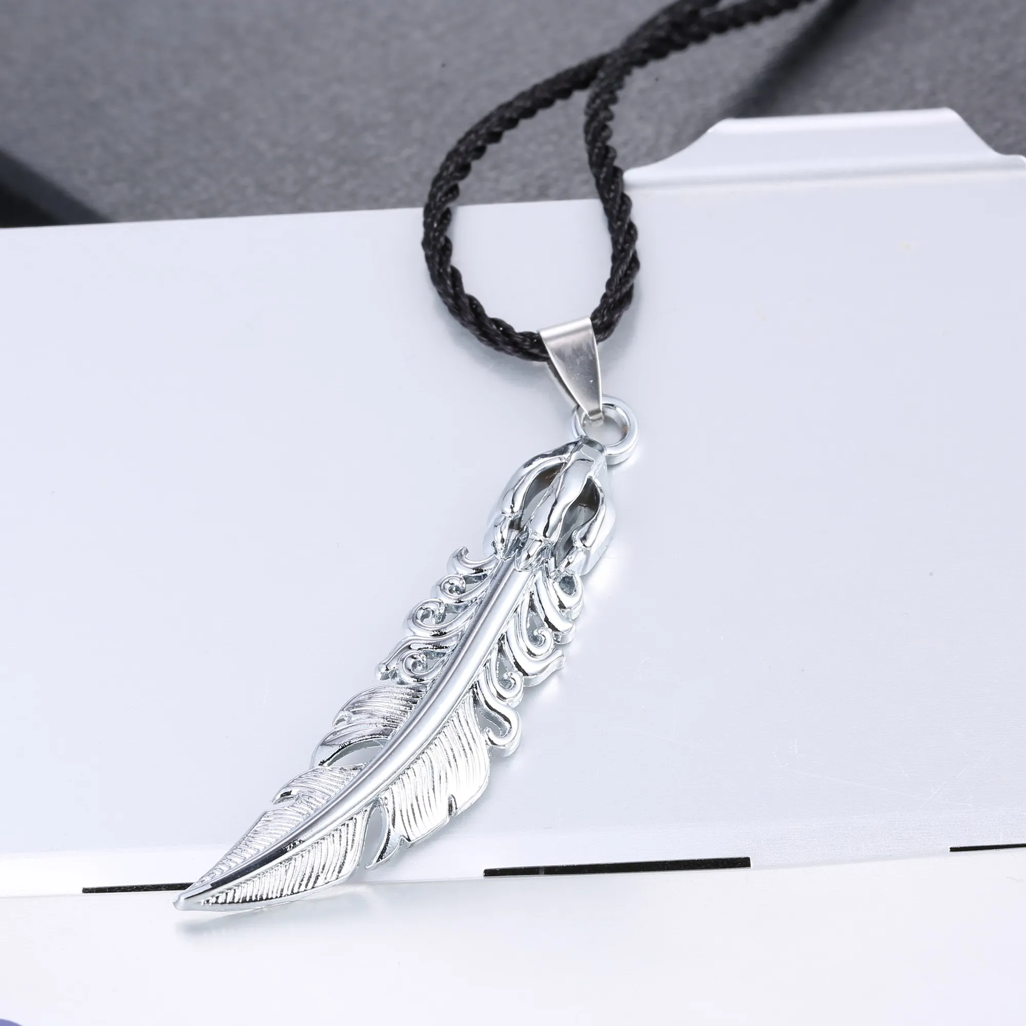 Rinhoo Vintage Feather Pendant Necklace Women Men Stainless Steel Jewelry Adjustable Leather Chain Party Banquet Gift