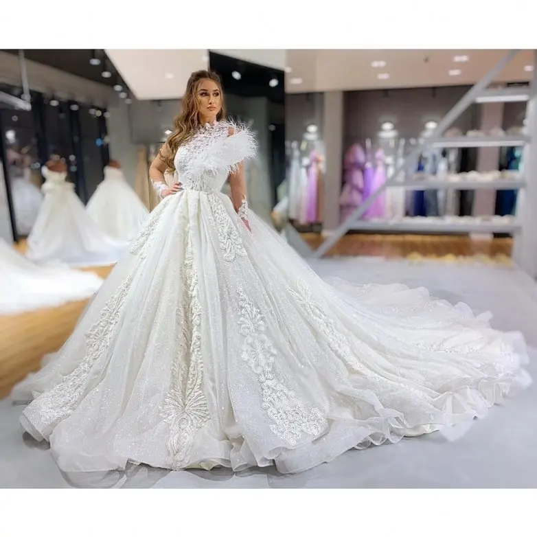 

Feather Wedding Dresses Ball Gown Ruffles Long Train Lace Appliques Long Sleeve Vestido De Noiva Custom Made Bridal Dress