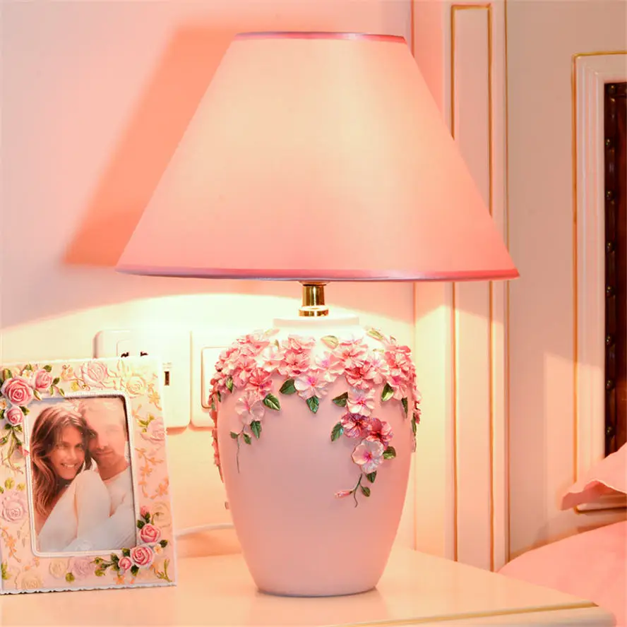 

Europe style Resin vase Hand painted table lamp for bedroom bedside living room Romantic wedding decoration led stand desk light