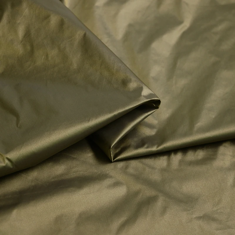 100 cm * 148 cm glänzendes, nach unten beweisendes Material, Stoffschattierung, blaue Burgunder-Nylon-Textilien, Cired – Detail 6