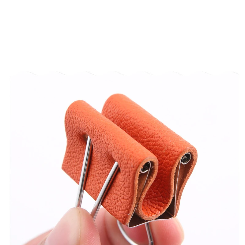 1 PC Binder Clip Covered with Sheep Leather Tool, Material Stainless Steel, Use for Assisting Leather Bonding Avoid Trace