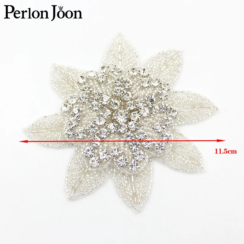 1PC Hand-stitched 3D crystal flower rhinestone applique patch, sewn or ironed on the wedding decoration accessories WH027