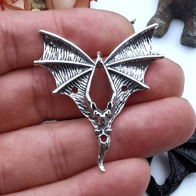 New (5 Pieces/batch) 42*40mm Retro Metal Vampire Bat Animal Antique Bronze Galvanized Alloy Bat Pendant DIY Jewelry Making