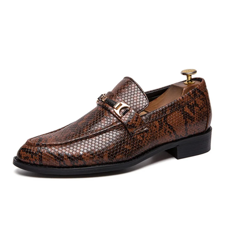 Snake Pattern Men Leather Shoes Thick-soled Loafers 2021 Fashion Wedding Banquet Pointed Leather Shoes Non-slip Soles Men