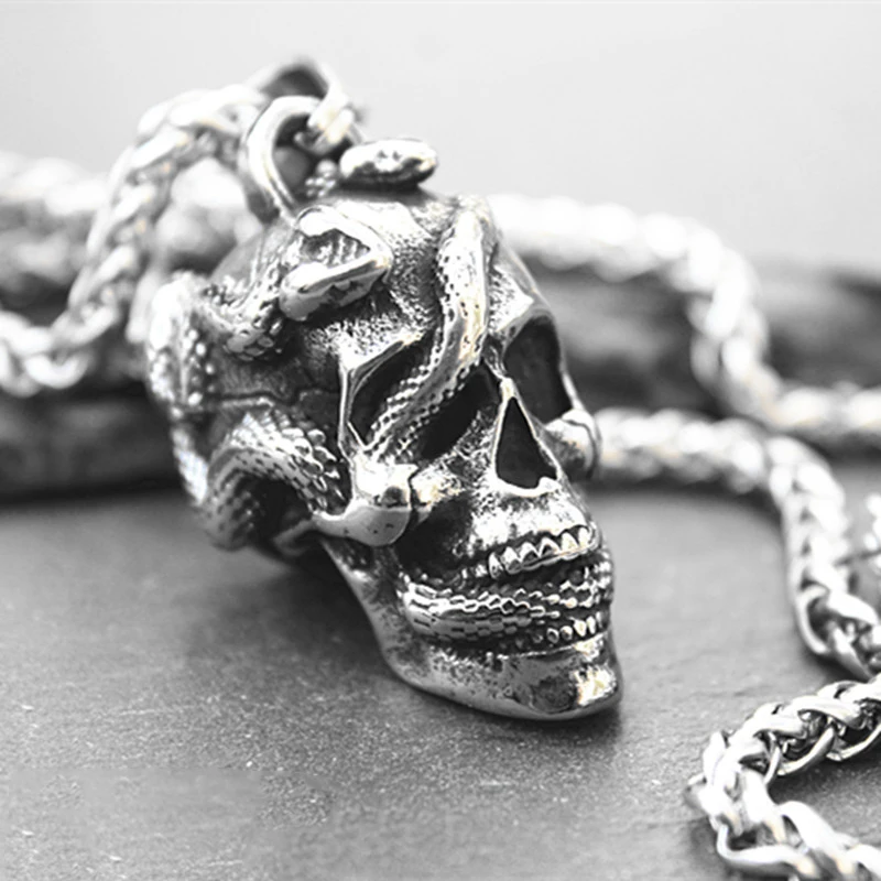 Fine Hand-made Retro Domineering Three-dimensional Twin Snake Wearing Skull Pendant Men\'s and Women\'s Jewelry Necklace