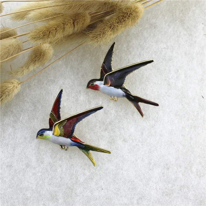 Funny colorful swallow brooch girl student clothing school bag accessories decorative pin animal bird brooches gift