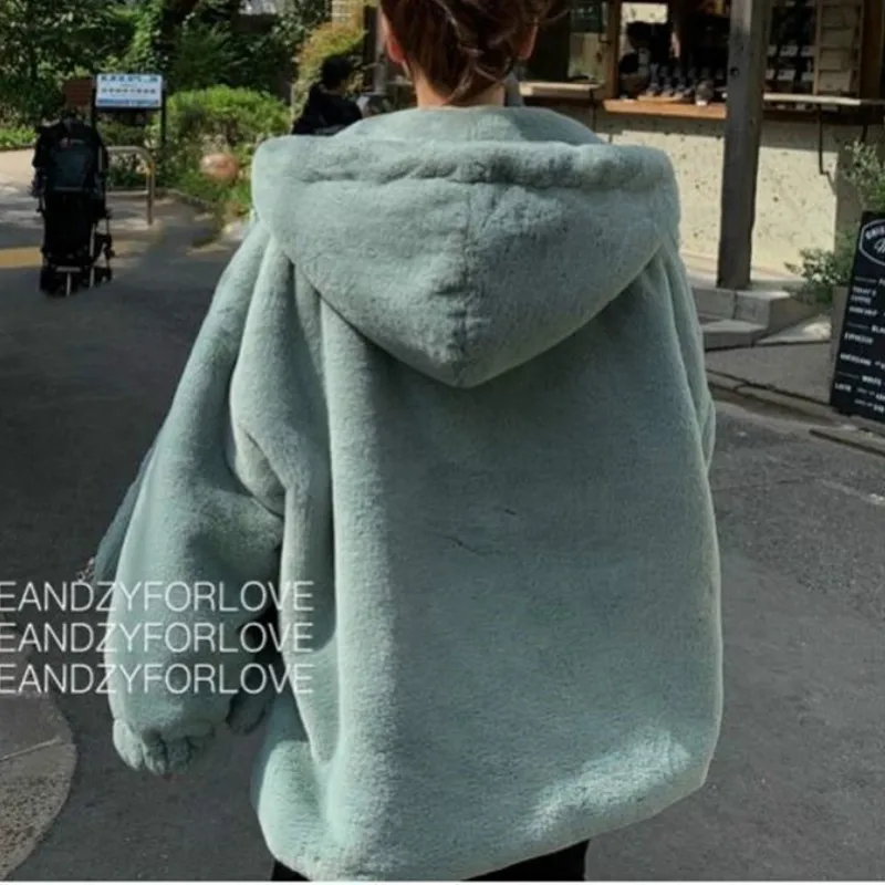 Giacca invernale oversize donna cappotto di pelliccia di coniglio finto cappotto di pelliccia con cappuccio di lusso soprabito allentato cappotti di peluche femminili oversize caldi spessi