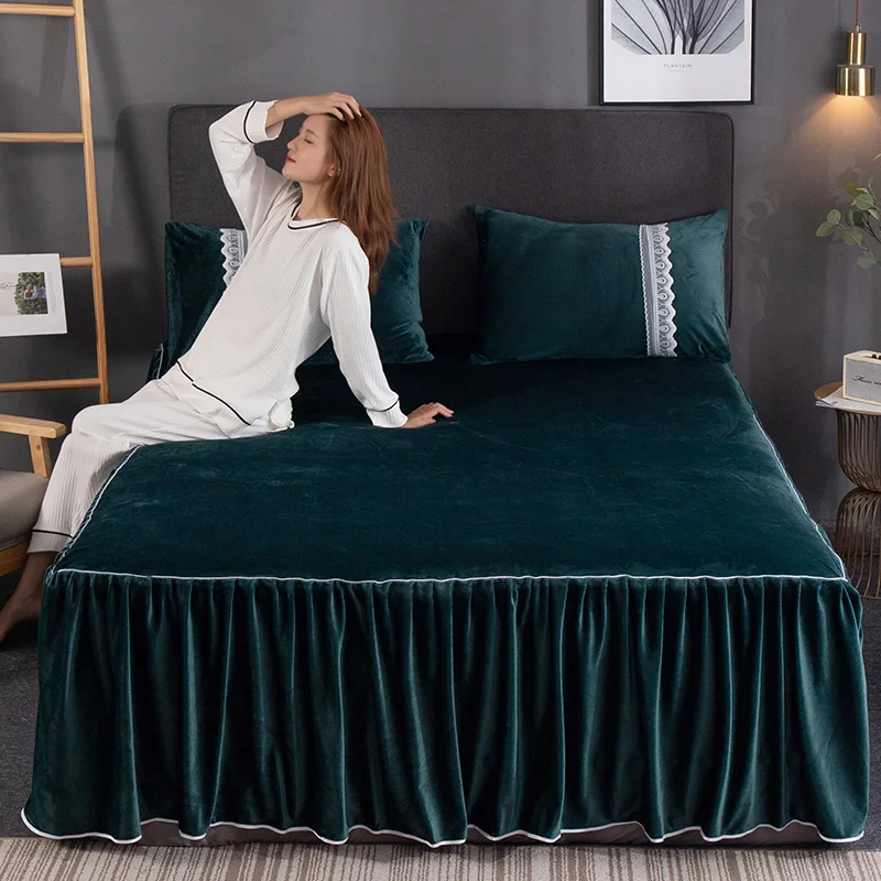 

New Super soft crystal velvet Quilting queen king size Bed Skirt Bed Sheet green Bed Cover with 2pcs Pillowcase Bedding Set