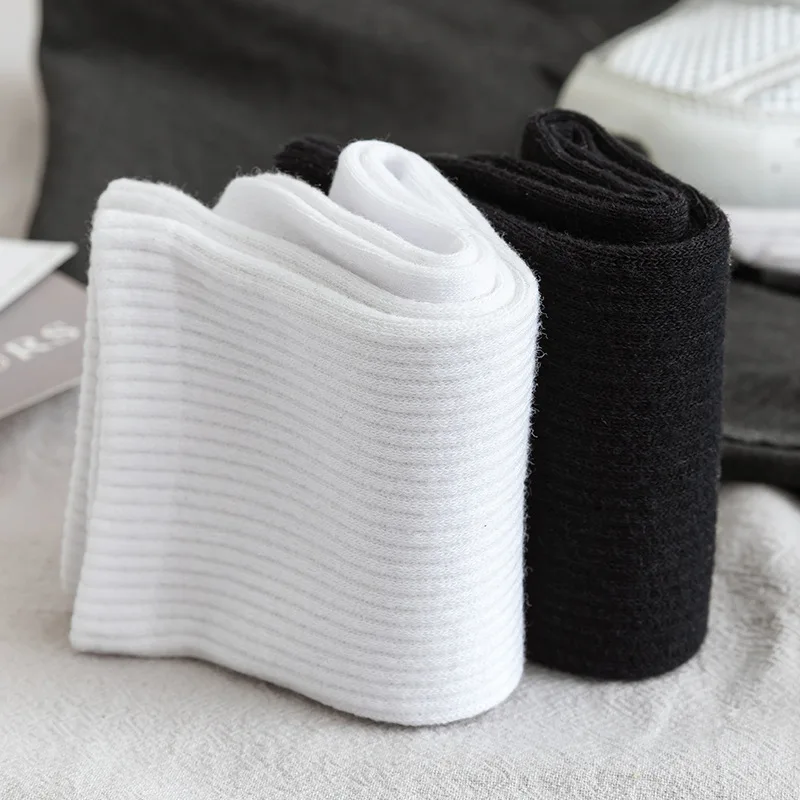 

Solid Color Casual Breathable Male and Female Middle Tube Cotton Socks