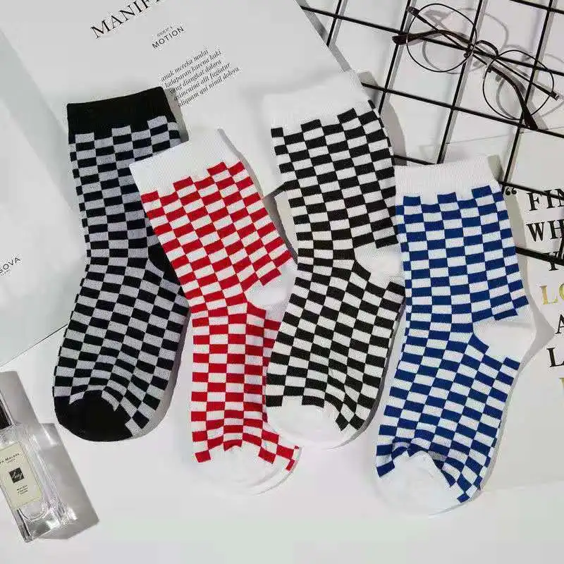 Socks Women Men Unisex Harajuku Black And White Squares Pattern Socks Novelty streetwear Skateboard Funny Cotton Socks