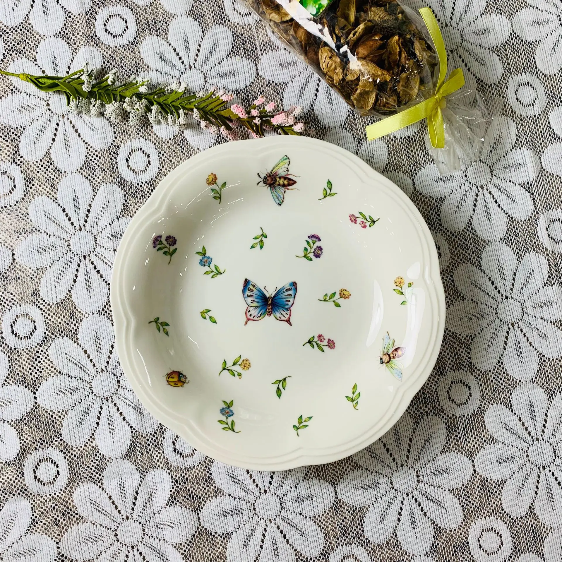 

Retro creative ceramic tableware garden insect Dragonfly butterfly bee broken flower Western food plate soup plate