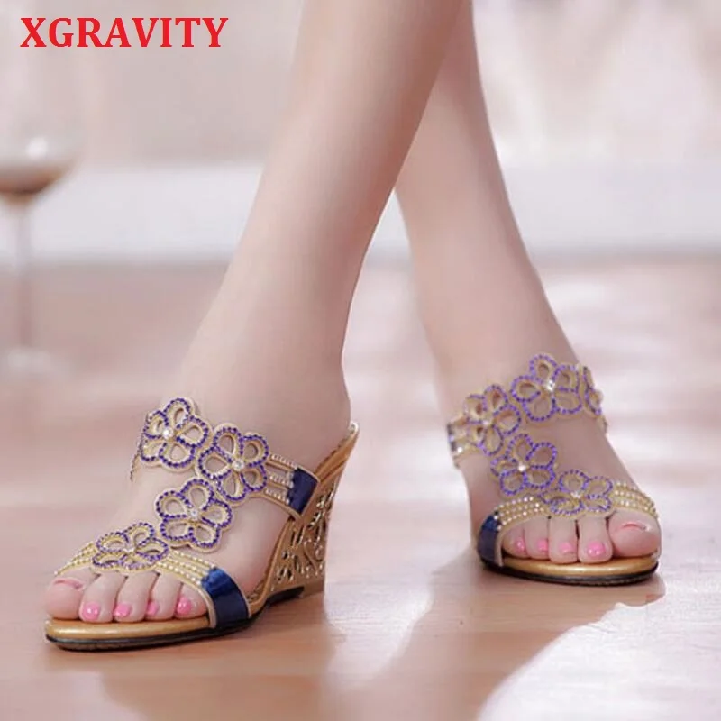 

XGRAVITY New Sexy Fashion Shoes Elegant Rhinestone Floral Design Wedge Slippers Genuine Leather Crystal Wedges Woman Sandals 126