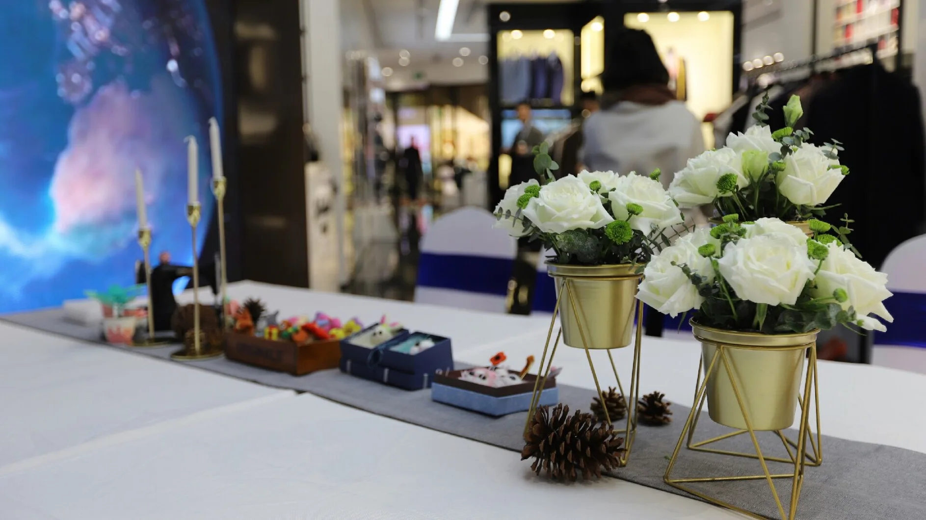 北欧金属棚スタンドプランターゴールド花ラック植木鉢植物スタンド屋外屋内鉄金属工場では、ガーデンデコレーション
