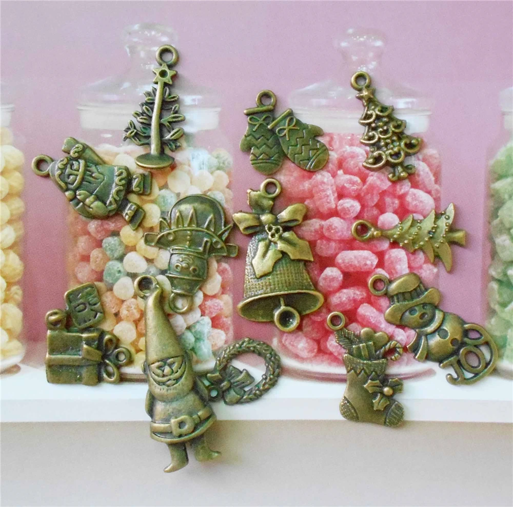 Julie Wang 10 PCS Mix Retro Bronze Alloy Christmas Charms Snowman Xmas Tree Stocking Gift Pendant Bracelet Dangle Jewelry Making