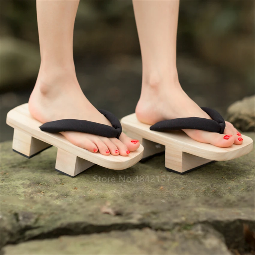 Japanese Traditional Geta Anime Slippers Cosplay Shoes Woman Log Paulownia Wooden Clogs Shoes Flip Flops Outdoor Beach Sandals