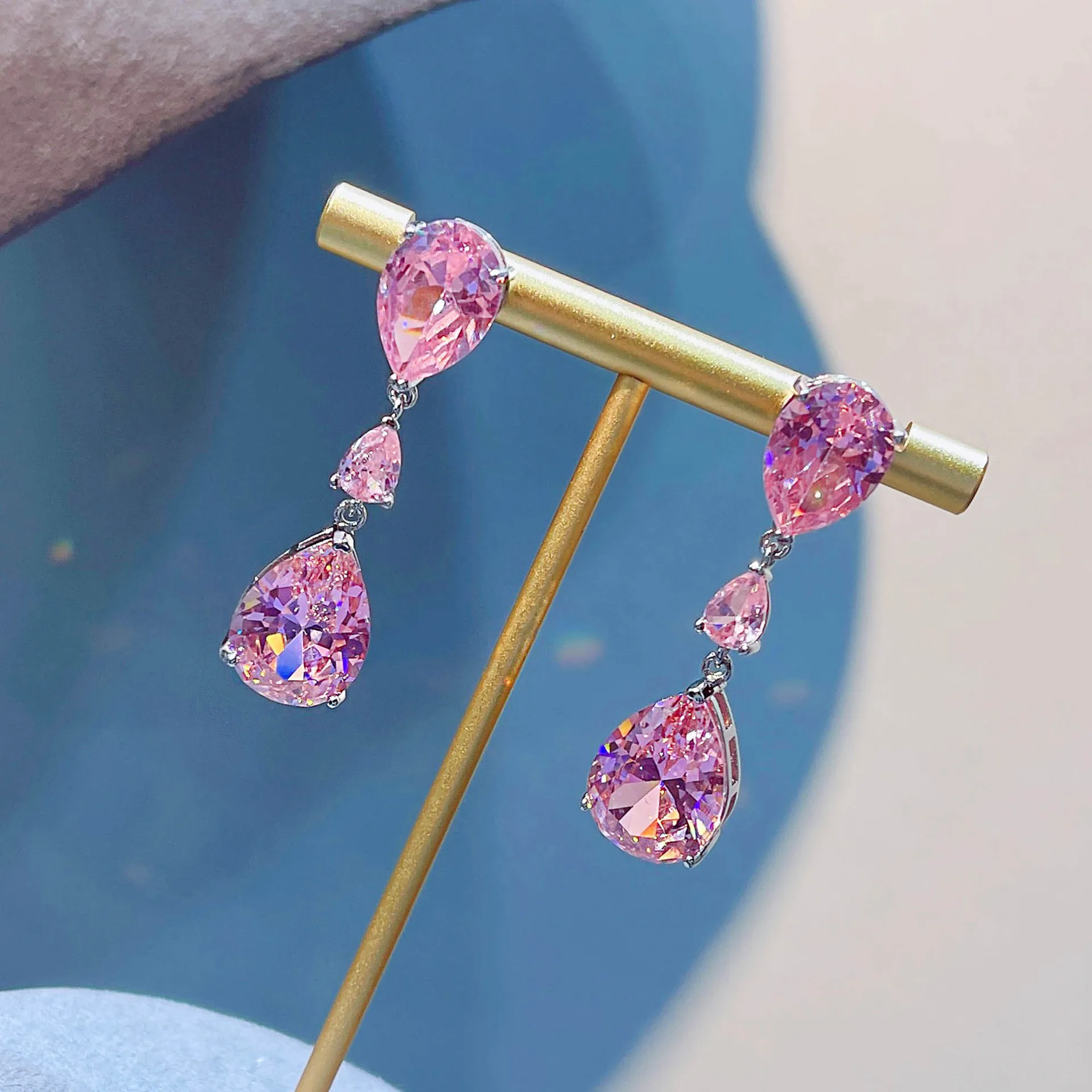 Elegant Pink Water Drop Crystal Pendant Earrings Fashion Simple Popular Rhinestone AAA Zircon Women's Long Earring Ear Jewelry