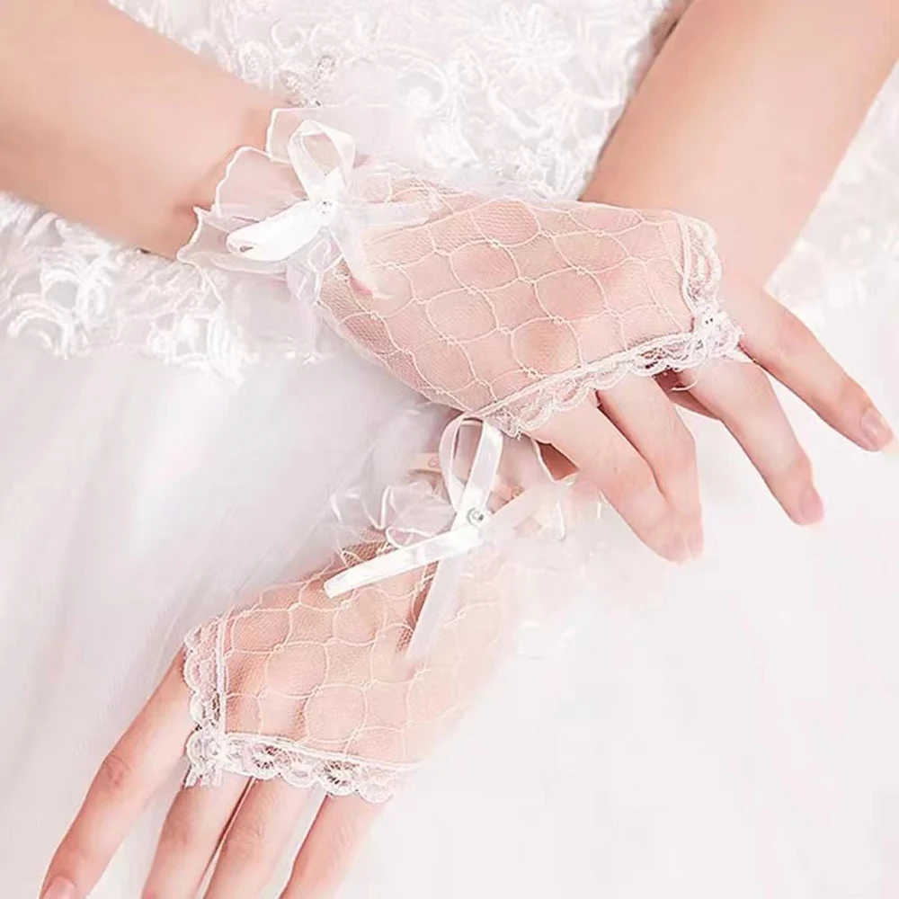 Freies Verschiffen! Günstige Elfenbein Spitze Fäustlinge Kurze Hochzeit Braut Handschuhe Finger Hochzeit Zubehör Mariage Hohe Qualität