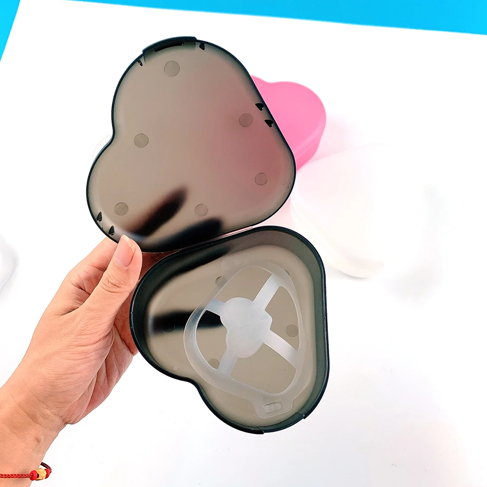 Heart Shape Dustproof Mask Storage Case Disposable Face Masks Holder Container Safe Pollution-Free Protection Mask Cleaning Tool