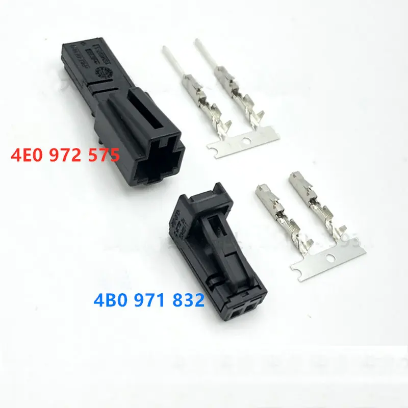 Applicable to automobile  Foot lamp License Lights Sound horn plug 2P 4B0 971 832 4E0 972 575