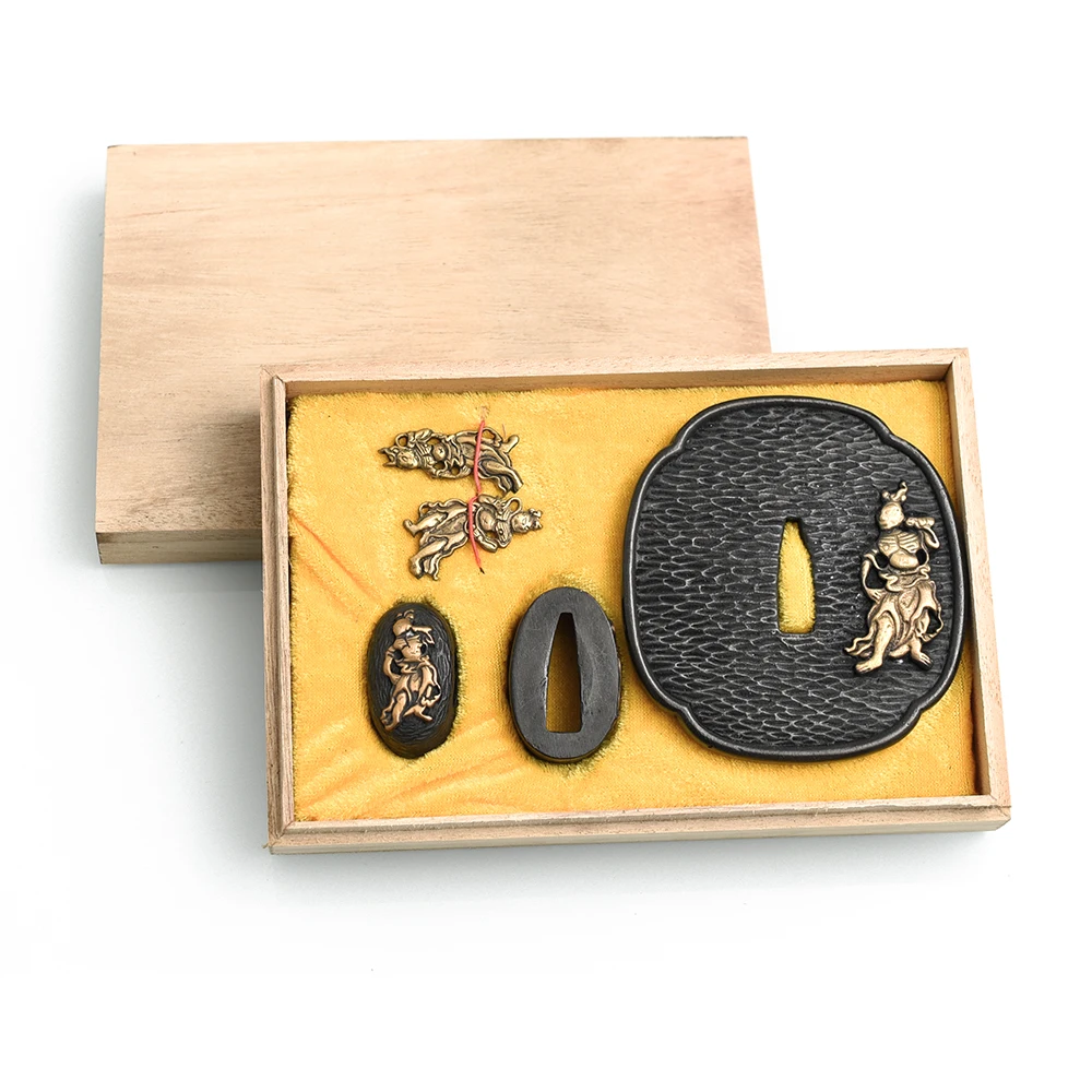 

Japanese Nihonto Metal Fitting Katana Tsuba Set, Fuchi Kashira Menuki, Brass Plating, Gold and Silver Hand Guard, Hercules