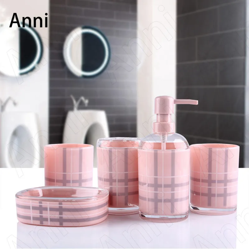 

Creative Lines Grass Shower Accessories European Vintage British Lattice Decorative Five Piece Set Bathroom Set Home Decoration