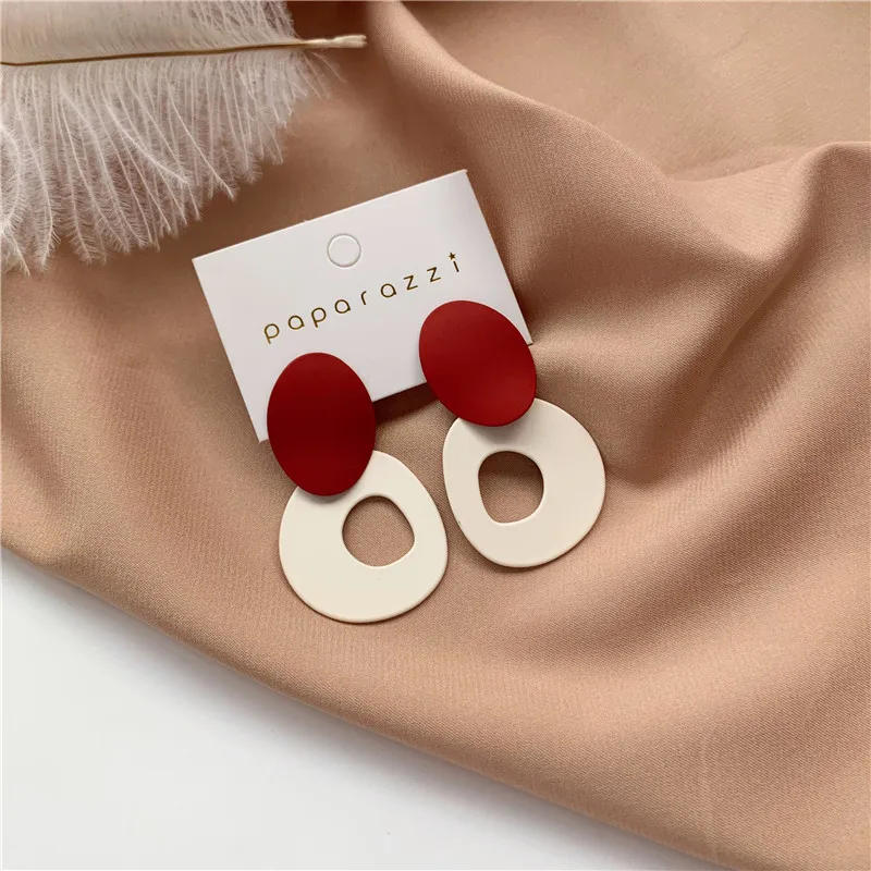 Senior south Korean fashion temperament are irregular contrast color earrings female temperament joker geometric stud earrings