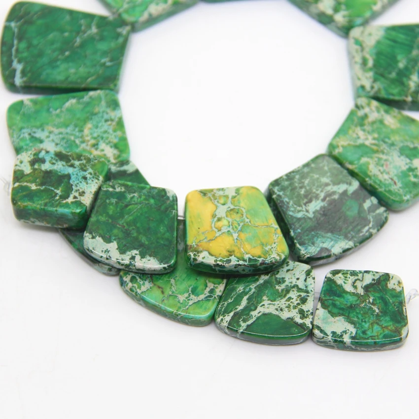 15pcs Green Imperial Jaspers Graduated Necklace Trendy Gift,Top Drilled Ocean Sediment Emperor Stone Trapezoid Slab Bead Jewelry