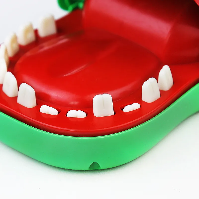 Practical Jokes Mouth Teeth Bite Toy Crocodile Biting Hand Finger Game Novelty Trick Funny Classic Party Toys for Kids Adult