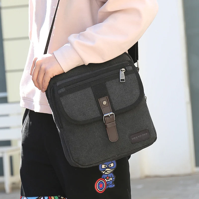 New Casual Men's Canvas Shoulder Bag  Retro Men Messenger Bags Simple Lightweight Small Travel Bag Crossbody Bag Men