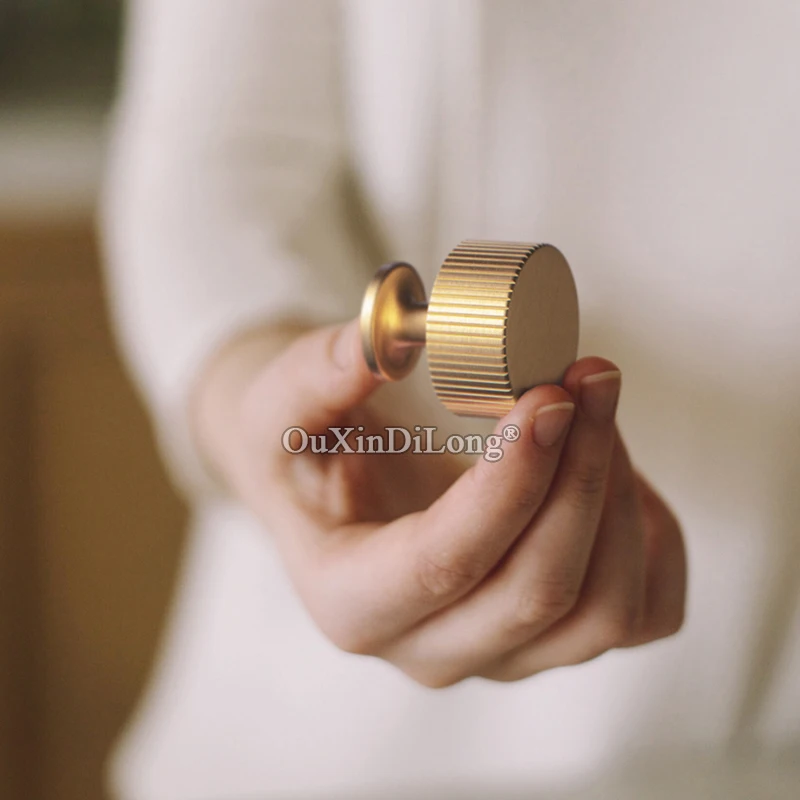 

Exquisite 2PCS Solid Brass Round Furniture Handles Drawer Pulls Cupboard Wardrobe Kitchen TV Wine Cabinet Pulls Knobs