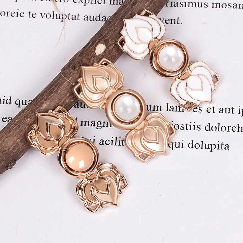 High-quality Metal Plate Buckle Lotus Flower Retro Buttons Cheongsam Stand Collar Cloud Shoulder Decoration Buttons