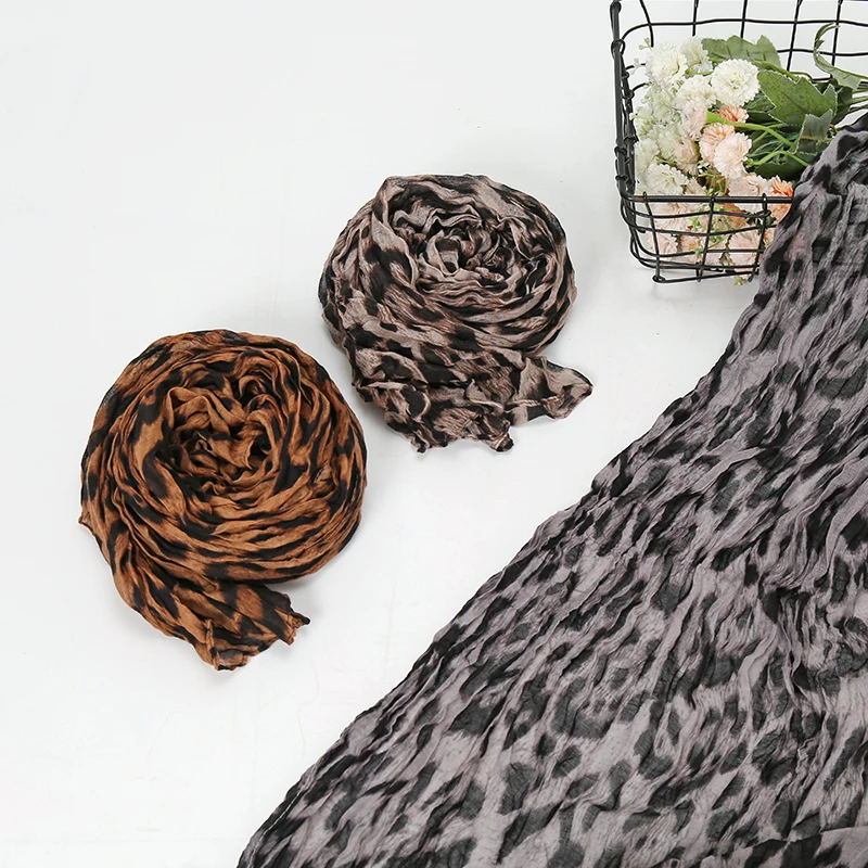 Popular 2021 Women\'s Scarf Winter Keep Warm Leopard Crinkle Foulard Long Soft High Quality Designer Large Scarf Cotton Shawl