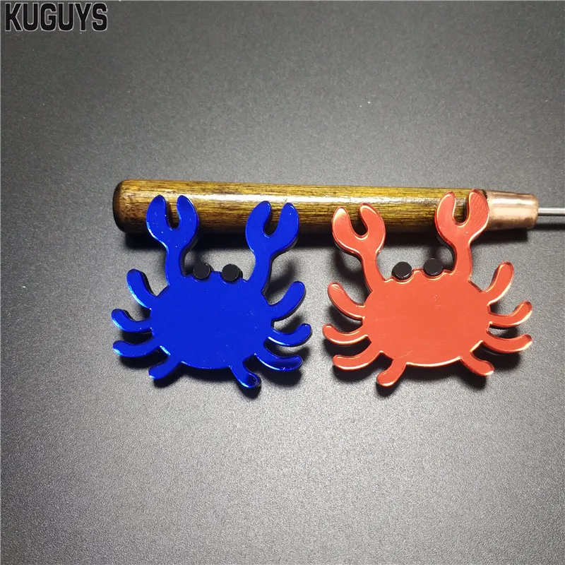 KUGUYS Cute Blue Red Mirror Acrylic Crab Brooches for Women Jewelry Romantic Accessories
