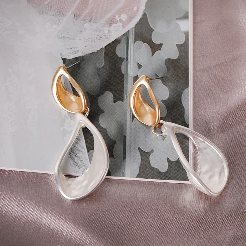 Minimalist Style Geometry Hollow Out Women Earrings Exquisited Trendy Hyperbole Big Hot Unique Charming Chic Brincos