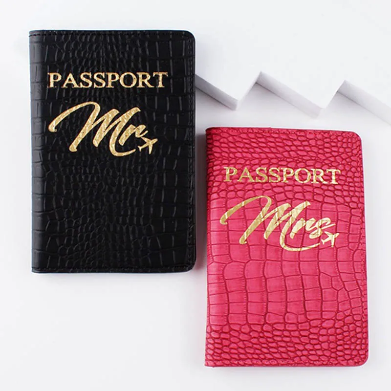 New Crocodile Pattern “Mr. & Mrs.” Passport Cover Letter Women Men Travel Wedding Passport Cover Holder Travel Case