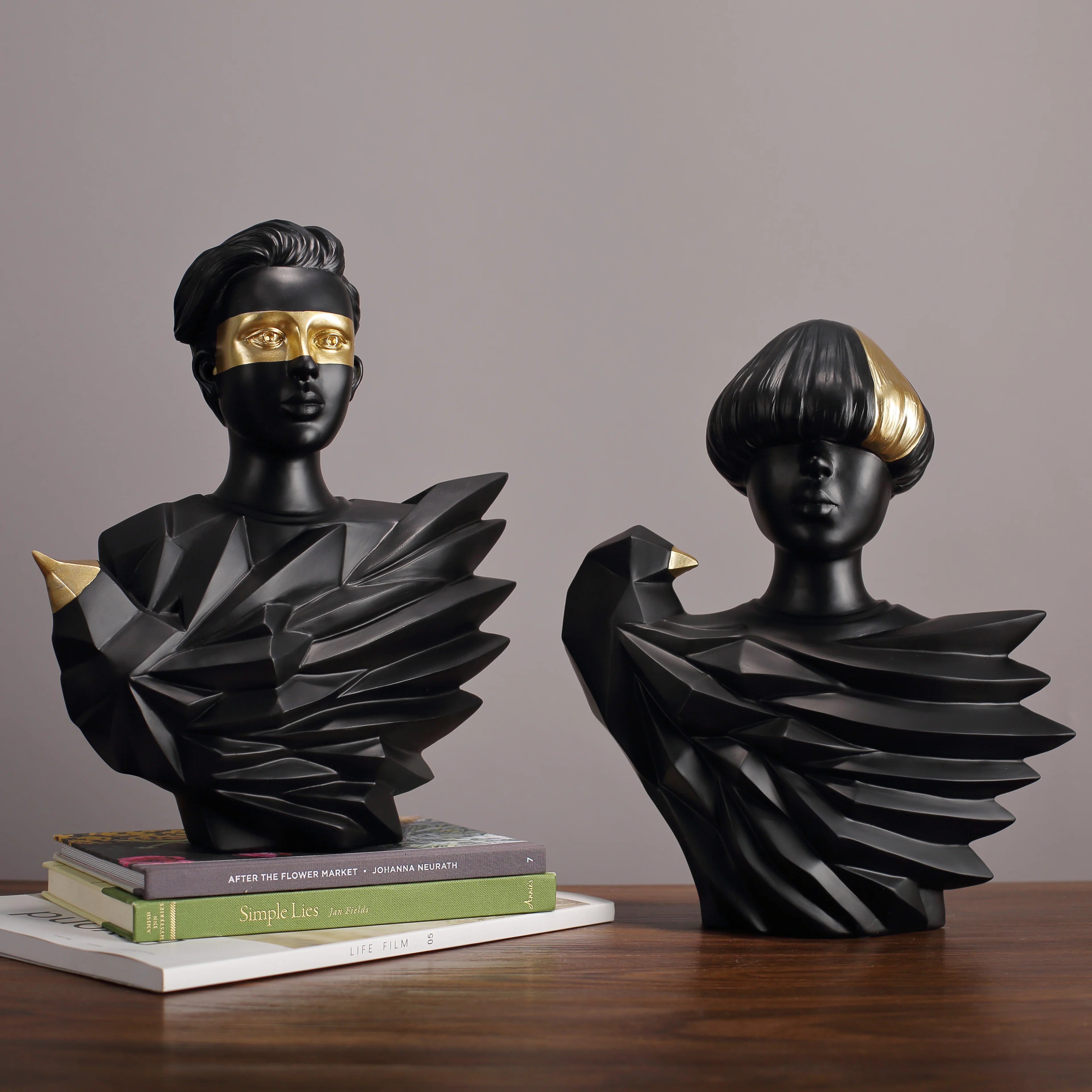 

Modern Black Bird Feather Character Resin Sculpture Home Livingroom Table Figurines Crafts Office Desktop Ornaments Decoration