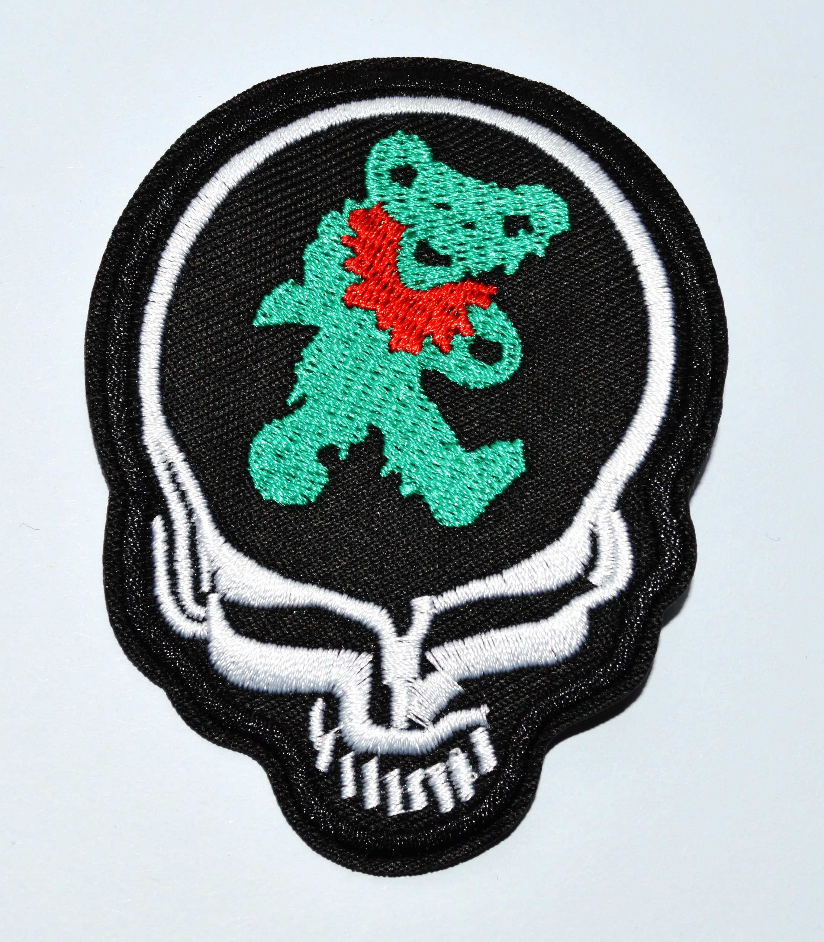 1x GRATEFUL DEAD DANCING BEAR Skull Green IRON ON PATCH (≈ 6 * 8 cm)