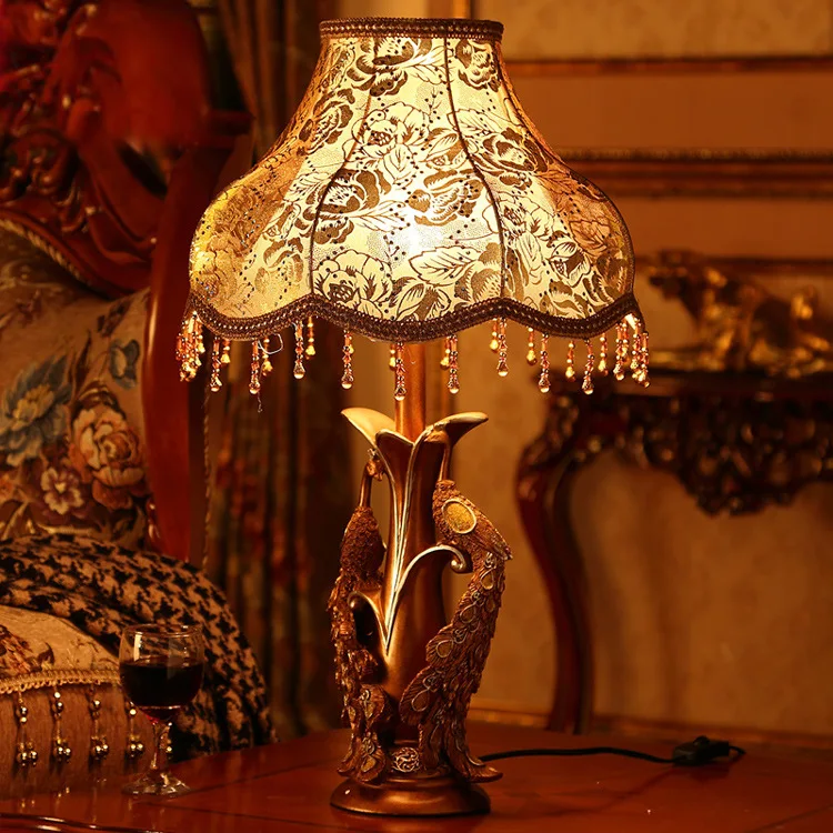 Bedroom Bedside Lamp European Style Peacock Resin Table Lamp Complex Classical Decoration Fashion Wedding Table Lamp