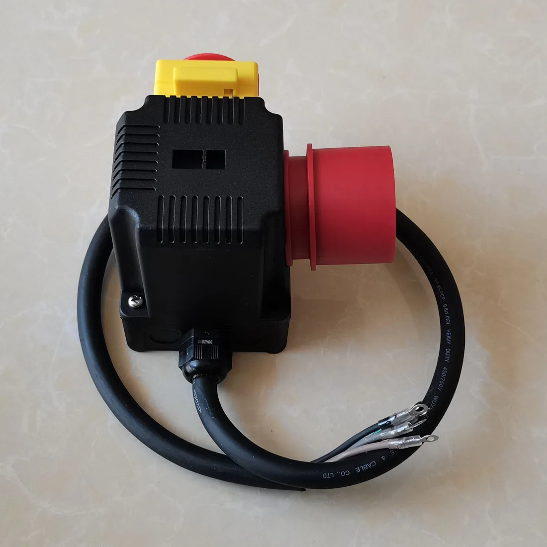 KEDU KOA1L Interruttore elettromagnetico Combinazione europea di prese di commutazione Interruttore a pulsante di arresto di emergenza industriale trifase AC400V