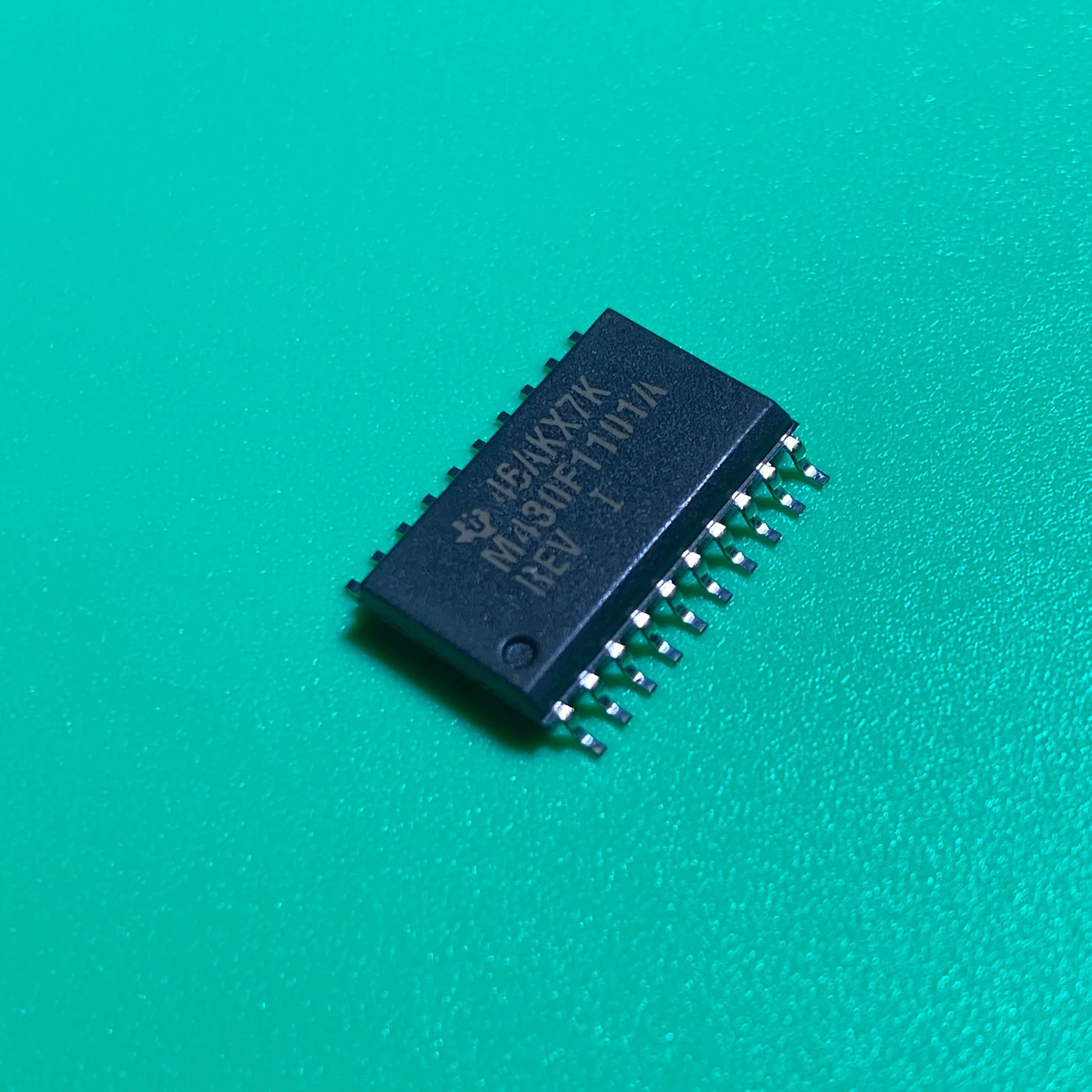 

10 шт./лот MSP430F1101AIDWR IC MCU 16BIT 1KB флэш-20soic M430F1101AREV M430F1101A SOP20