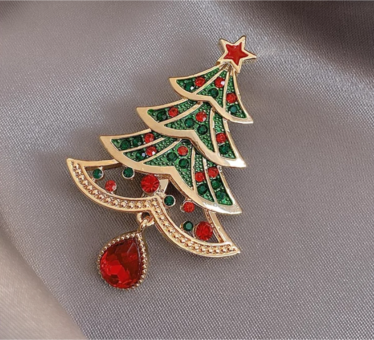 Trendy Vintage Designer Christmas Tree Cute Accessories Lapel pin Alloy Women's brooch Fashion Jewelry