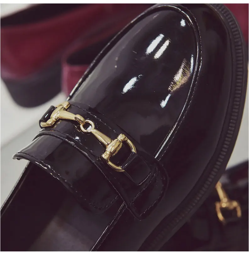 Withered British style retro fashion elegant buckle patent leather solid hedging loafers women shoes women flat shoes women