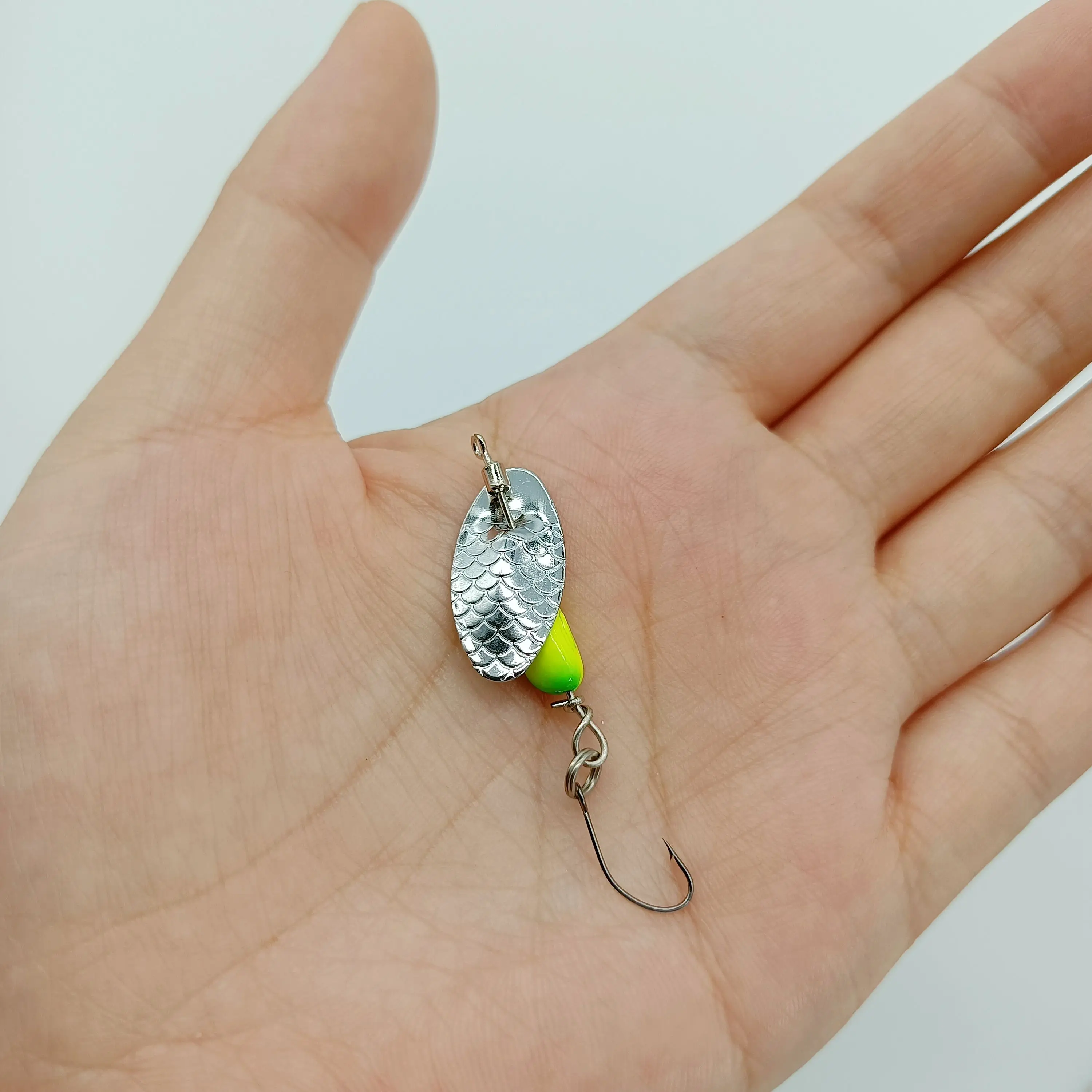 DUODUOYU 1PCS Metal Rotating Spinner Lures Baits 2.5g/4.5g  Trout Hard Bait Spinner Bait Arttificial Bass Bait Fishing Lure