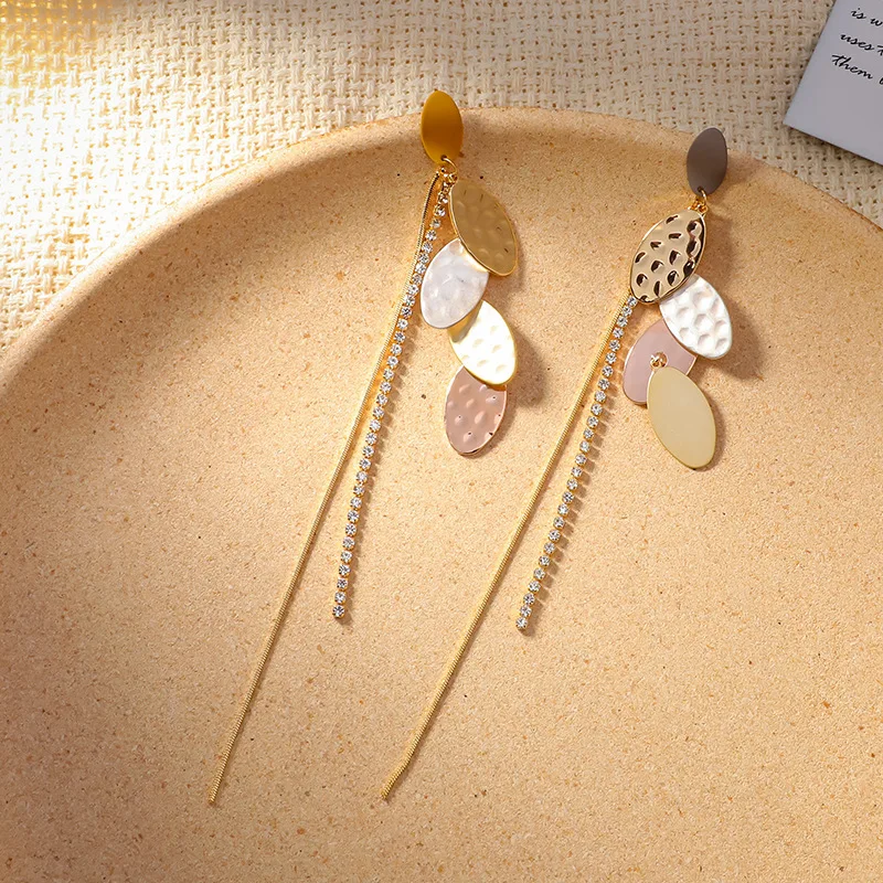 جديد مجوهرات الأزياء الشرير لوحة معدنية جولة استرخى بيان قطرة شرابة طويلة أقراط للنساء Brincos Pendientes #1