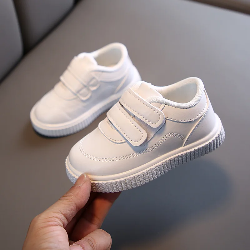 Baskets blanches de haute qualité pour garçons et filles, chaussures plates décontractées pour bébés filles, chaussures de course pour tout-petits